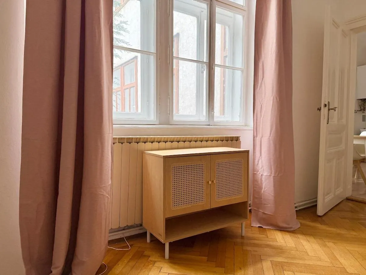 Stylish Calm 2 Bedroom Apartment With Free Parking Vienna