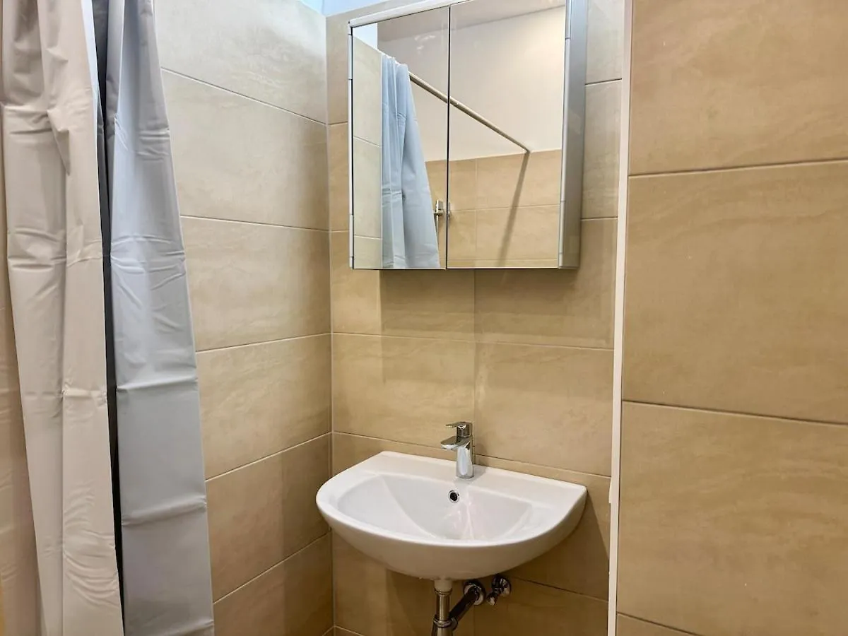 Stylish Calm 2 Bedroom Apartment With Free Parking Vienna