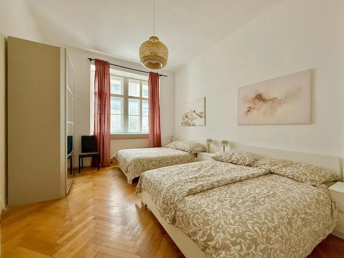 Stylish Calm 2 Bedroom Apartment With Free Parking Vienna