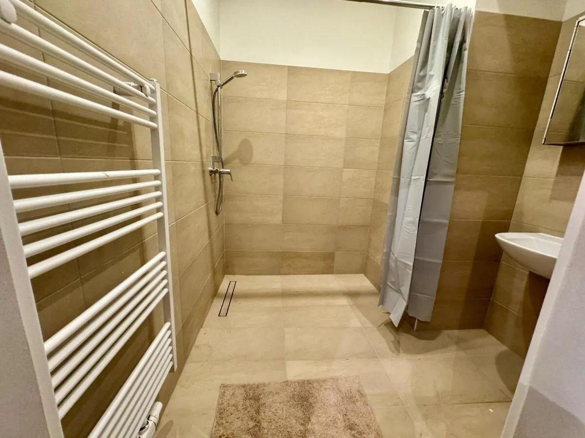 Stylish Calm 2 Bedroom Apartment With Free Parking Vienna Austria