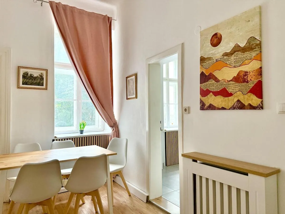 Stylish Calm 2 Bedroom Apartment With Free Parking Wenen 0*,  Oostenrijk