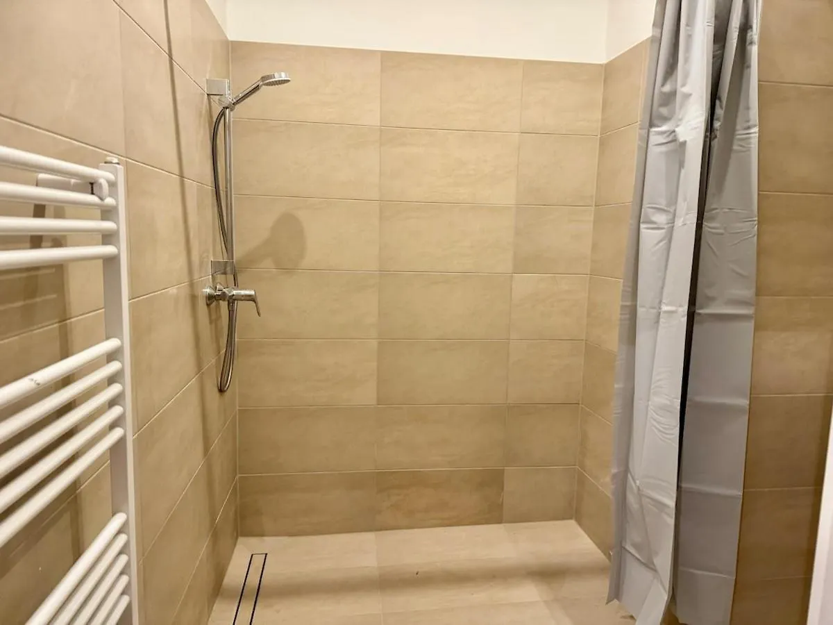 Stylish Calm 2 Bedroom Apartment With Free Parking Wenen Oostenrijk